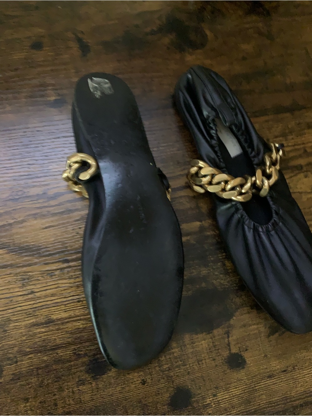 Stella McCartney Black Leather Ballet Flats with Gold Chain Detail - Picture 4 of 4